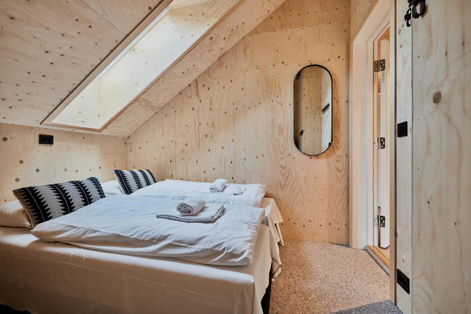 Lodgen Stryn Room photo