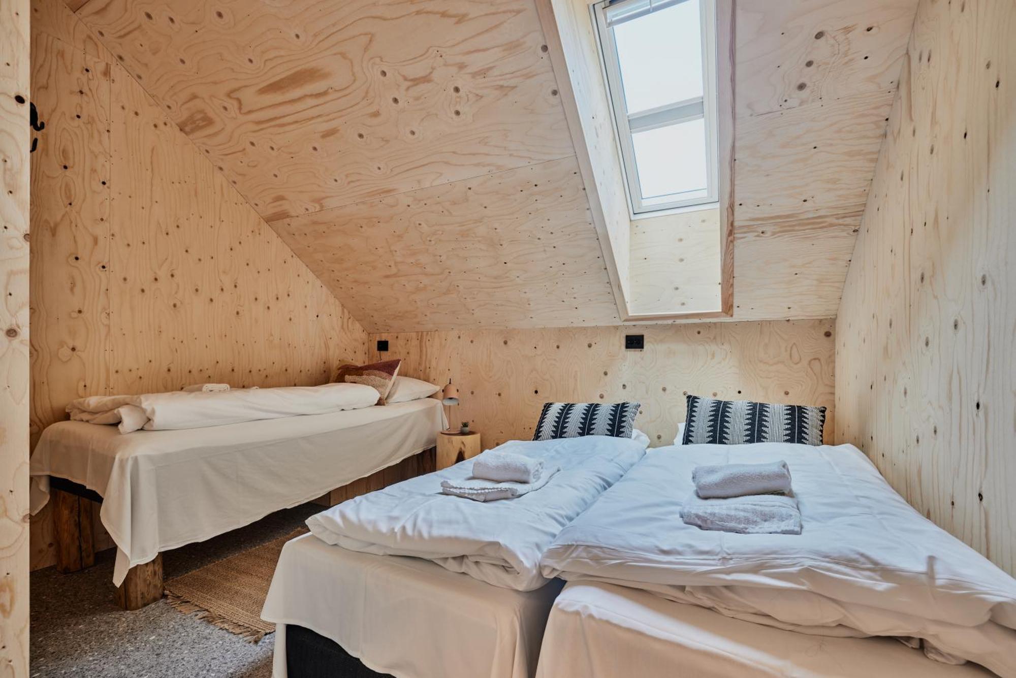 Lodgen Stryn Room photo