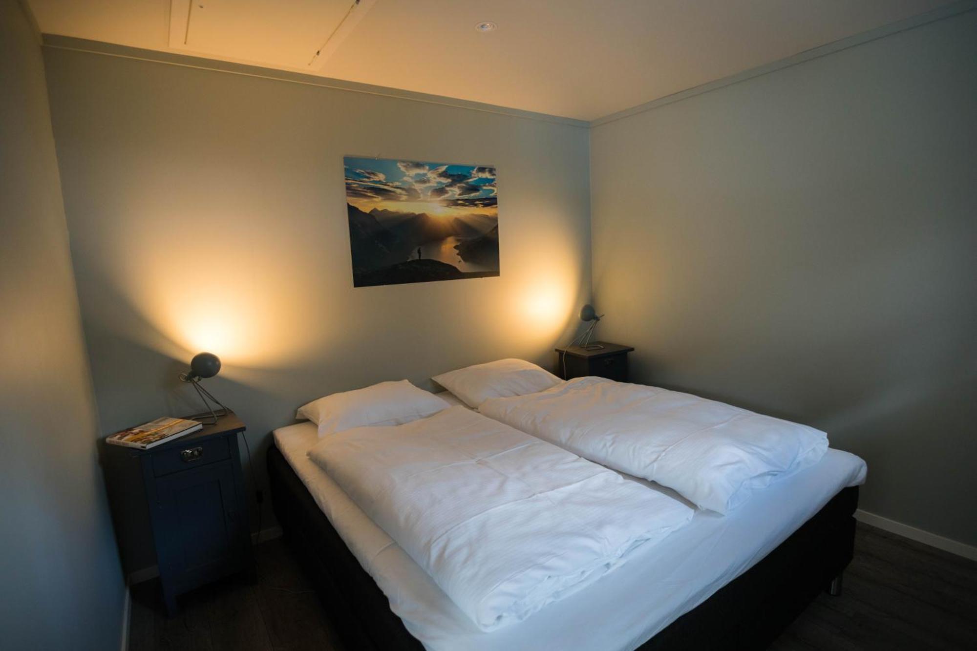 Lodgen Stryn Room photo