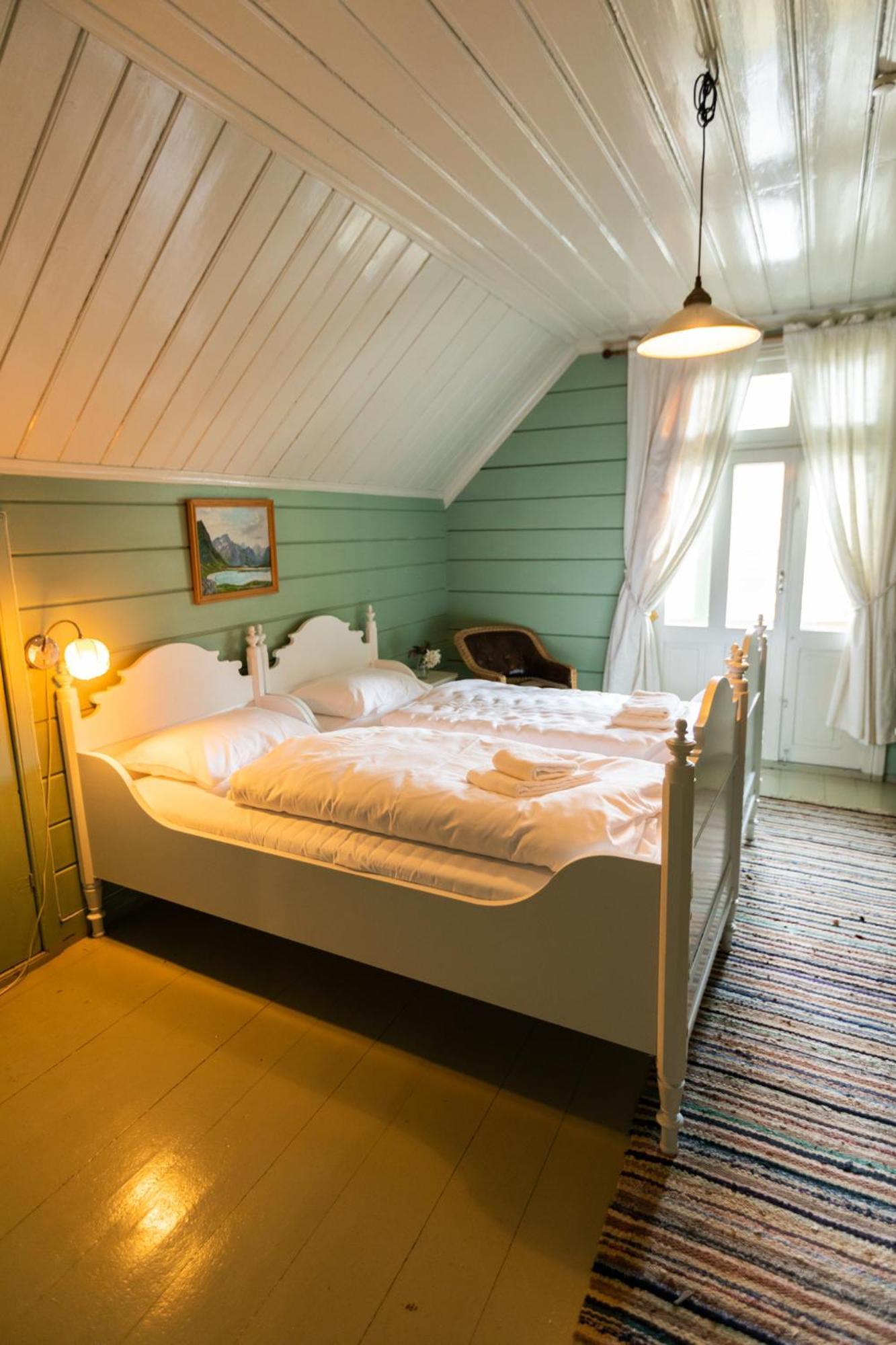 Lodgen Stryn Room photo